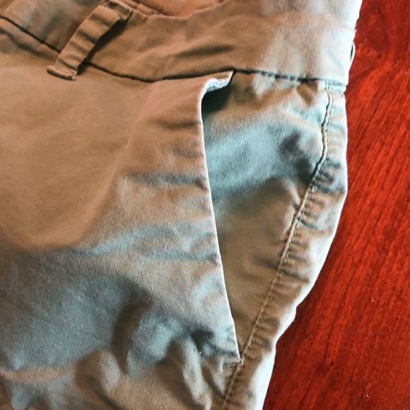 Old Navy sz 12 light green shorts 97% cotton 3% spandex/ 2 slide side pockets - Picture 3 of 12